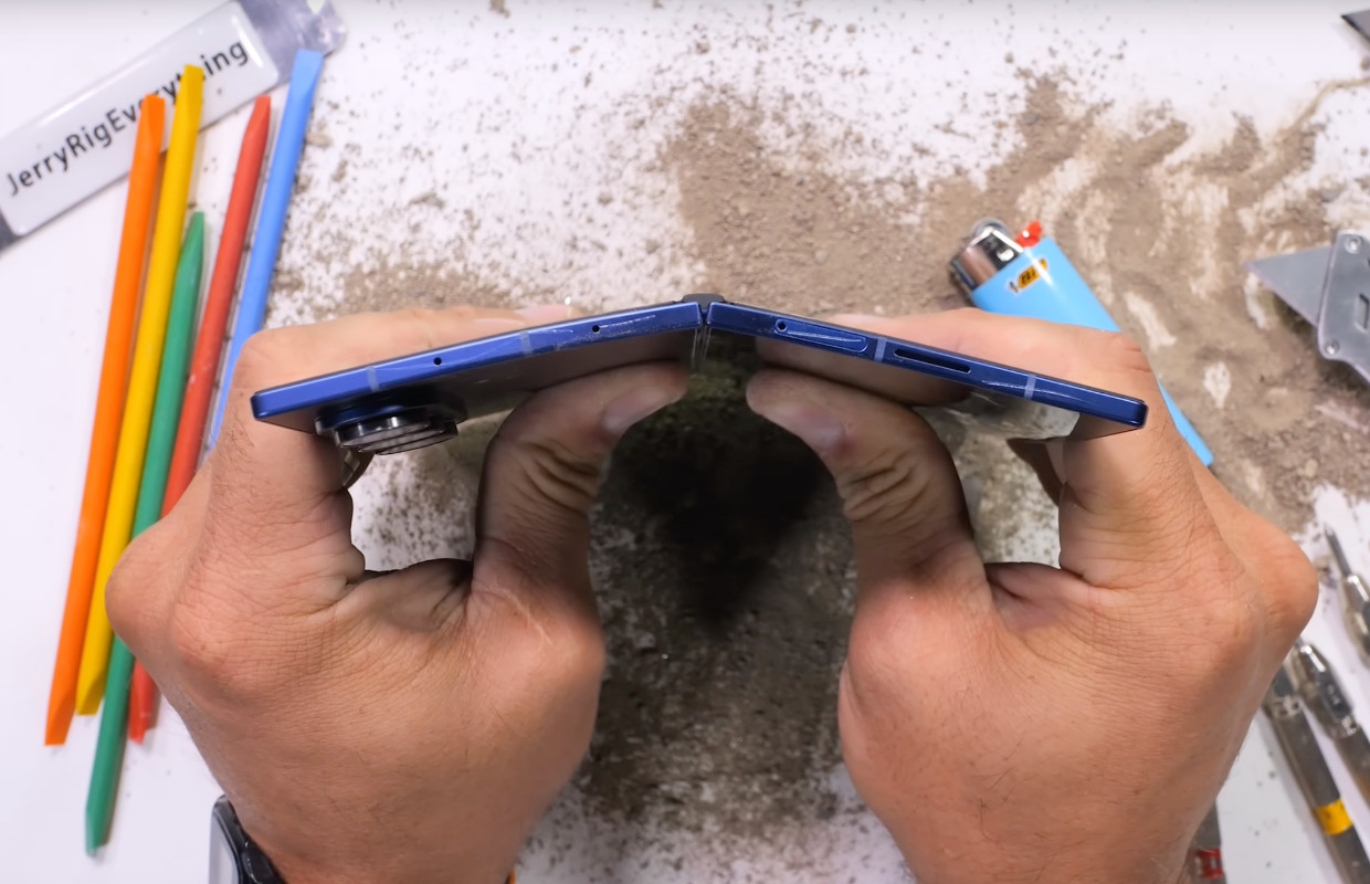 Zien: overleeft dunne Samsung Galaxy Z Fold 7 beruchte buigtest?