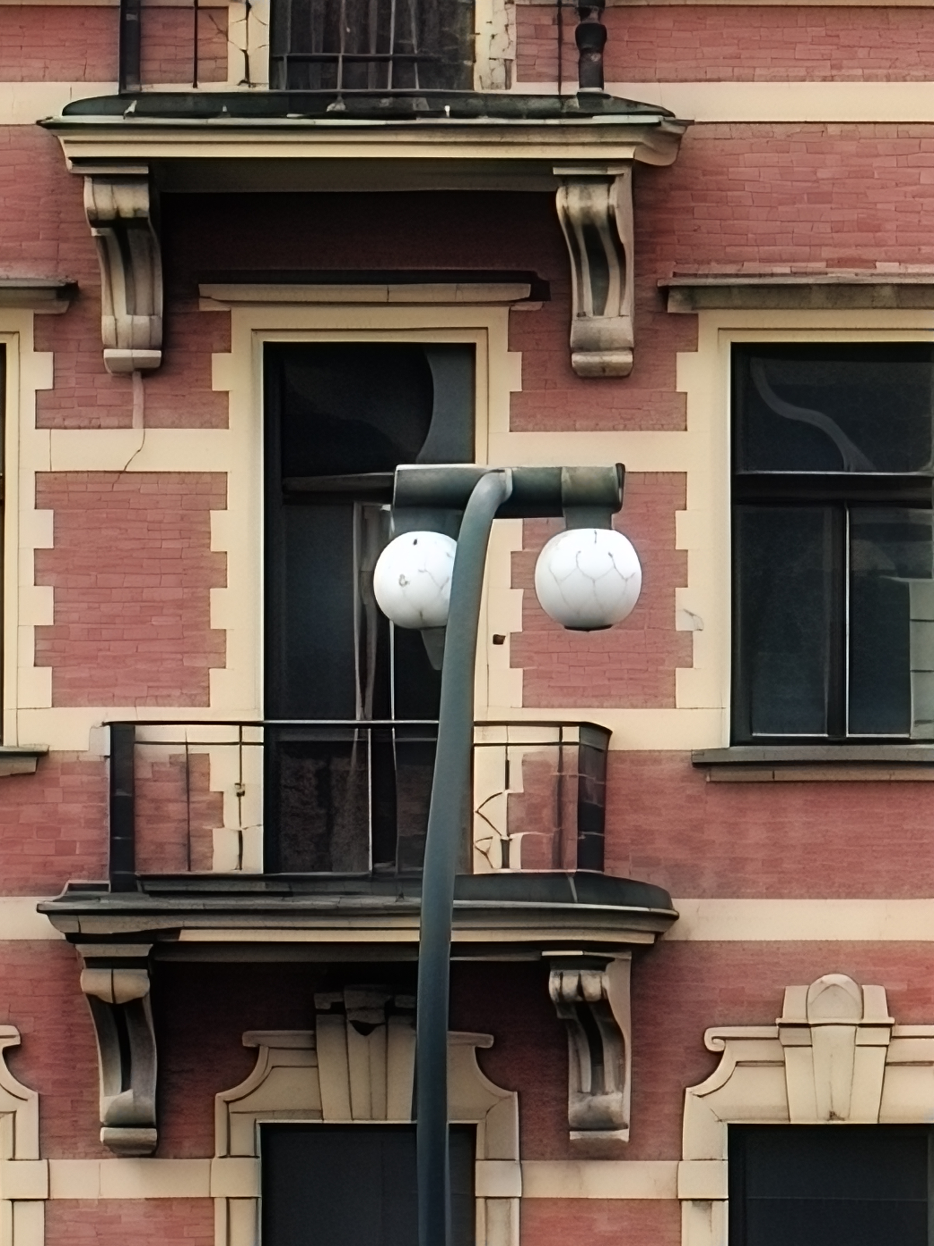 Zicht op rivier en kade Praag